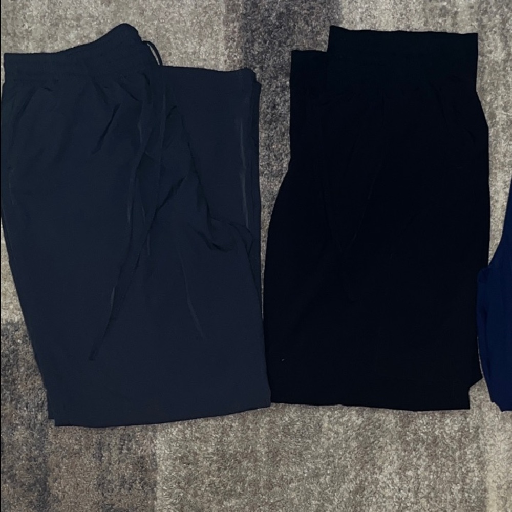 Green Town 4 Flex Women's V-Neck Scrubs 3 Set - Black, Charcoal, Navy - Picture 11 of 12